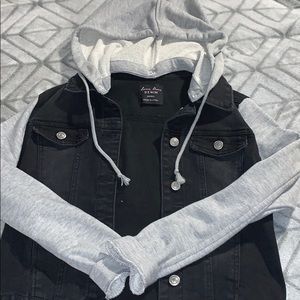 ⭐️ CUTE ⭐️ black denim jacket